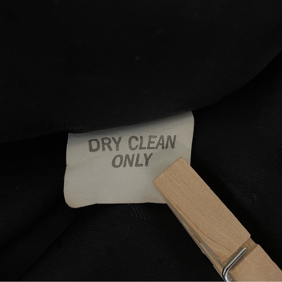 J. Hilary black cape - Picture 13 of 16